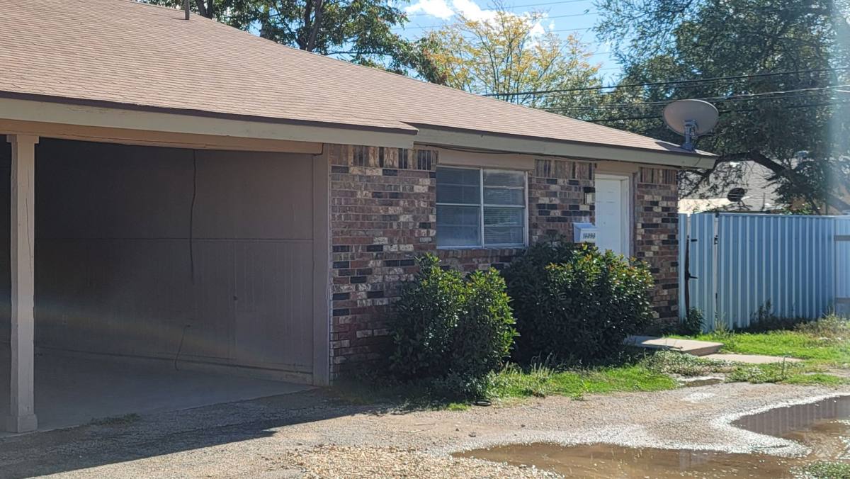 Apartment for rent at 1609 38th St, Lubbock, TX 79412