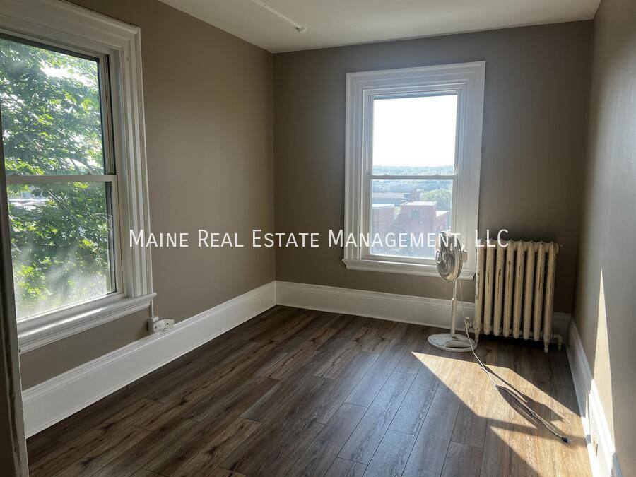 Apartment for rent at 145 Union St #11, Bangor, ME 04401