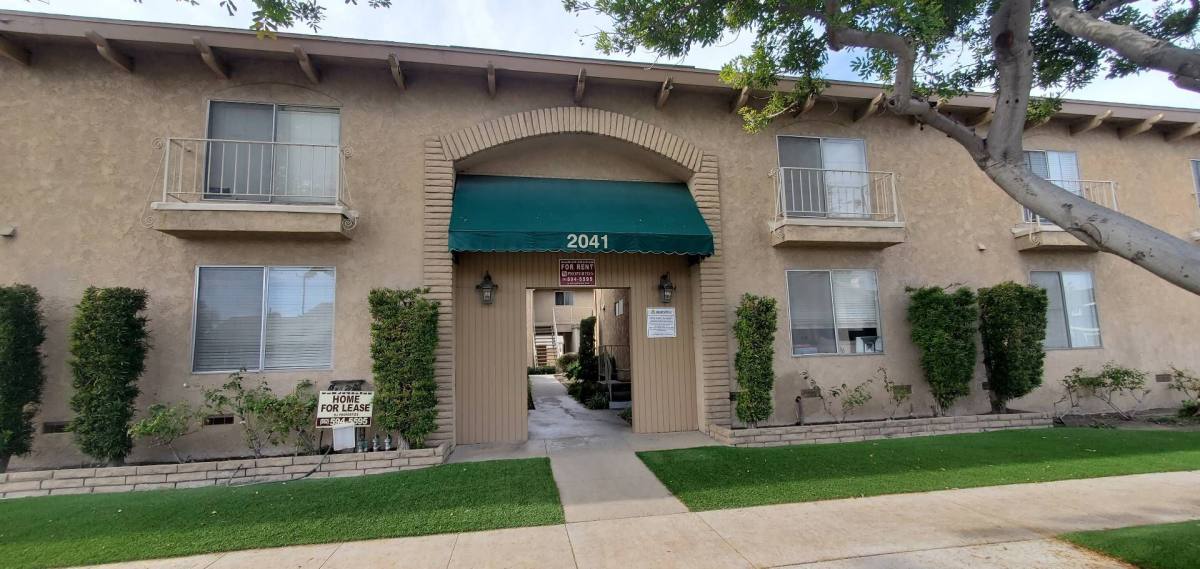 2041 San Anseline Ave, Long Beach, CA 90815