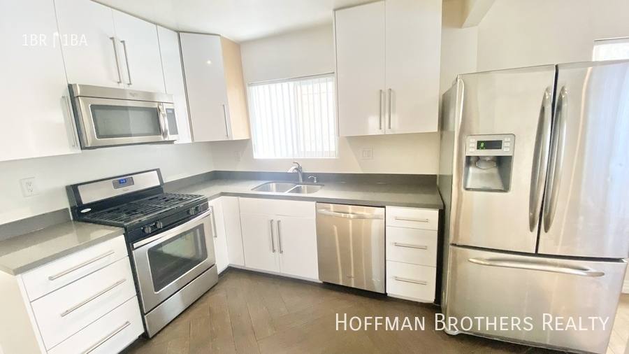 Apartment for rent at 3840 Ingraham St #204, Los Angeles, CA 90005