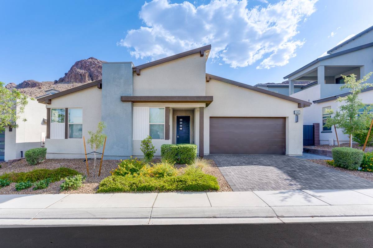 House for rent at 1985 Regal Bluff Dr, Henderson, NV 89052
