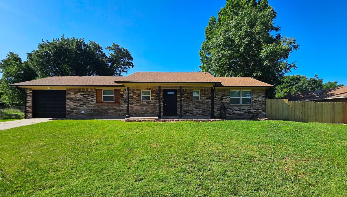 House for rent at 3008 E Noble Dr, Edmond, OK 73034