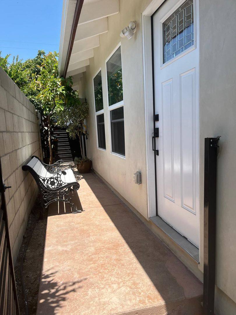 Apartment for rent at 5215 Norway Dr, Ventura, CA 93001