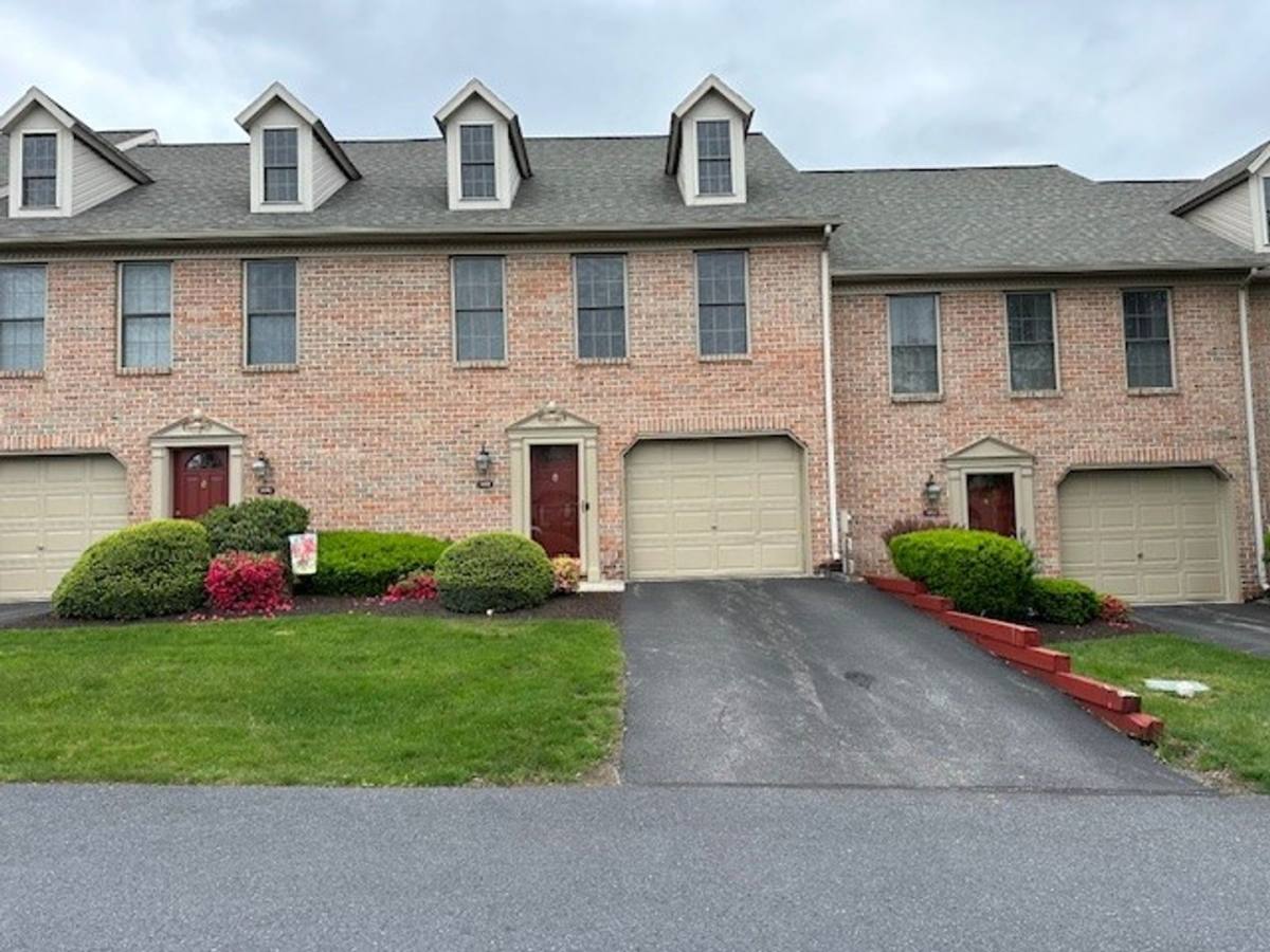 House for rent at 1484 Timber Brook Dr, Mechanicsburg, PA 17050