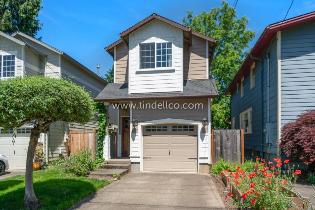 House for rent at 3909 SE Crystal Springs Blvd, Portland, OR 97202