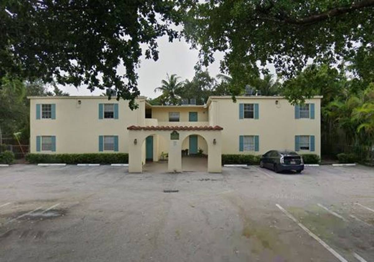 Apartment for rent at 16 SW 9th St, Fort Lauderdale, FL 33315