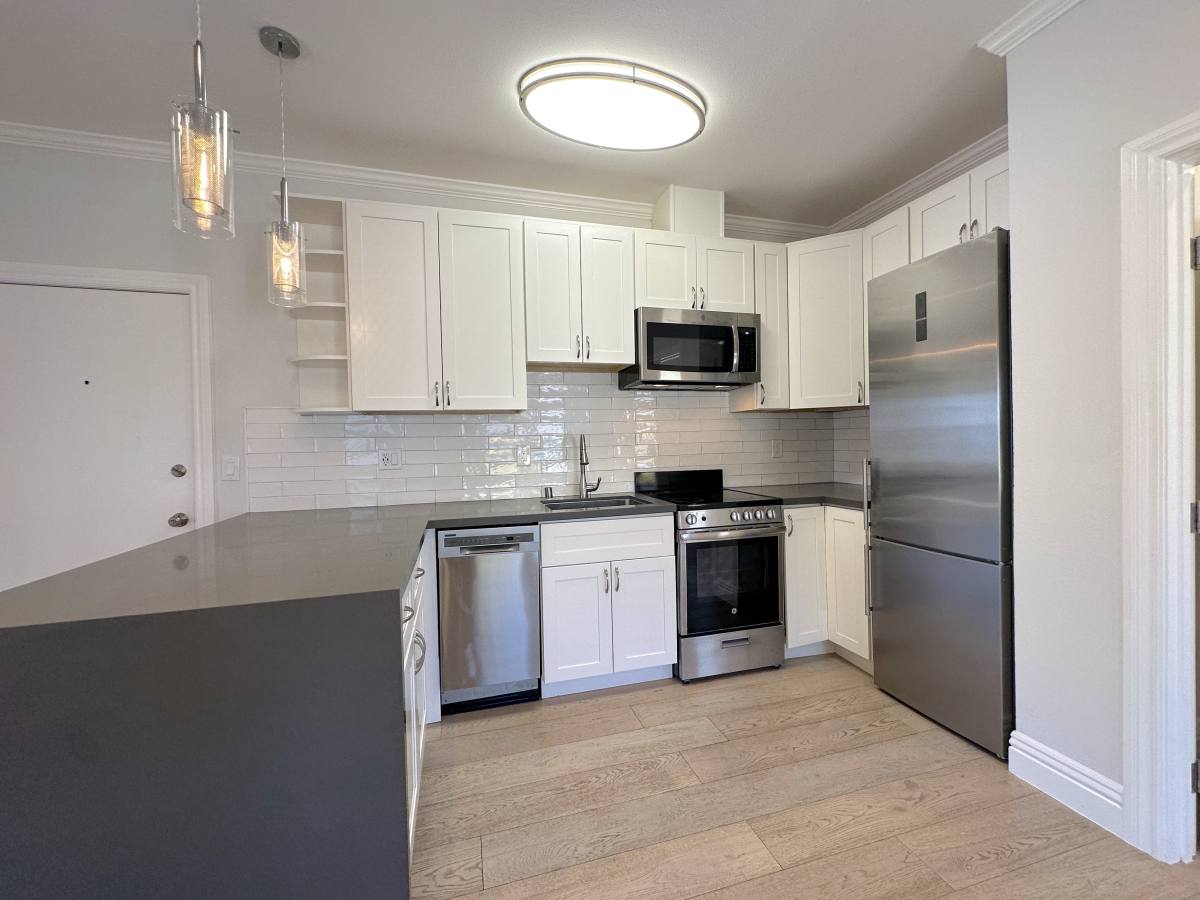 Apartment for rent at 2440 8th Ave #10, Oakland, CA 94606