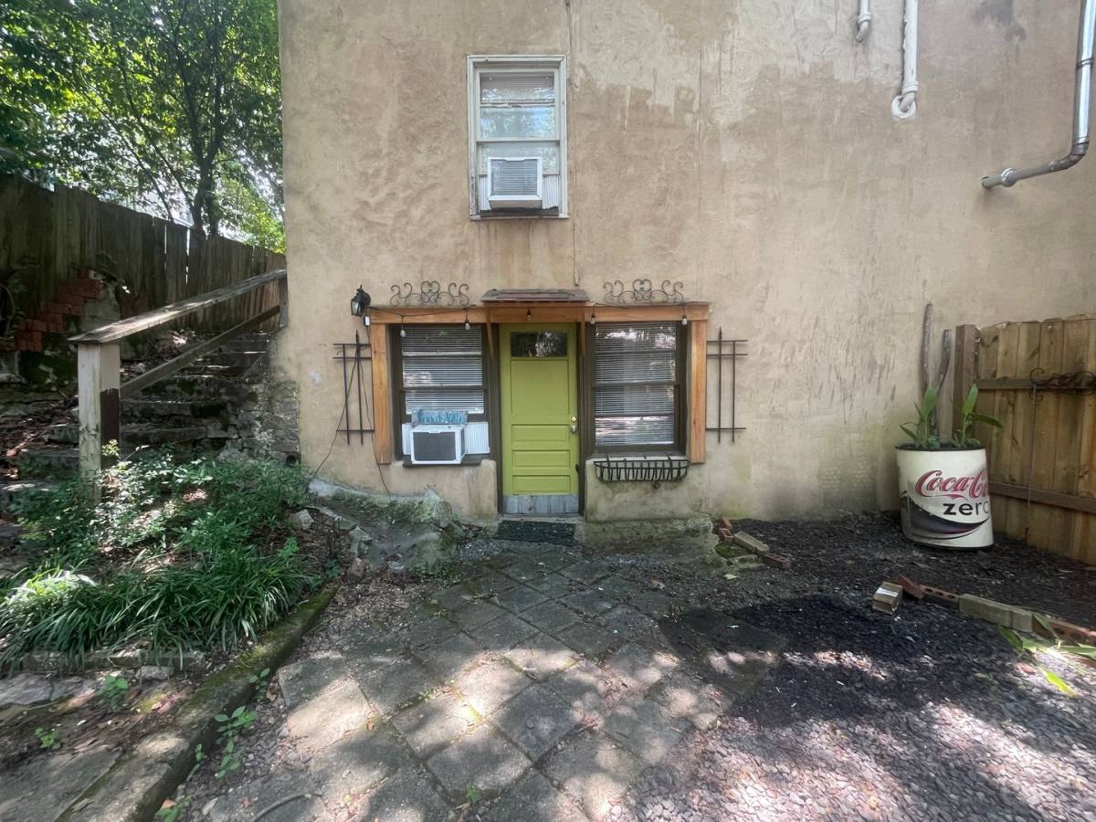 Apartment for rent at 2713 Vineville Ave #4, Macon, GA 31204