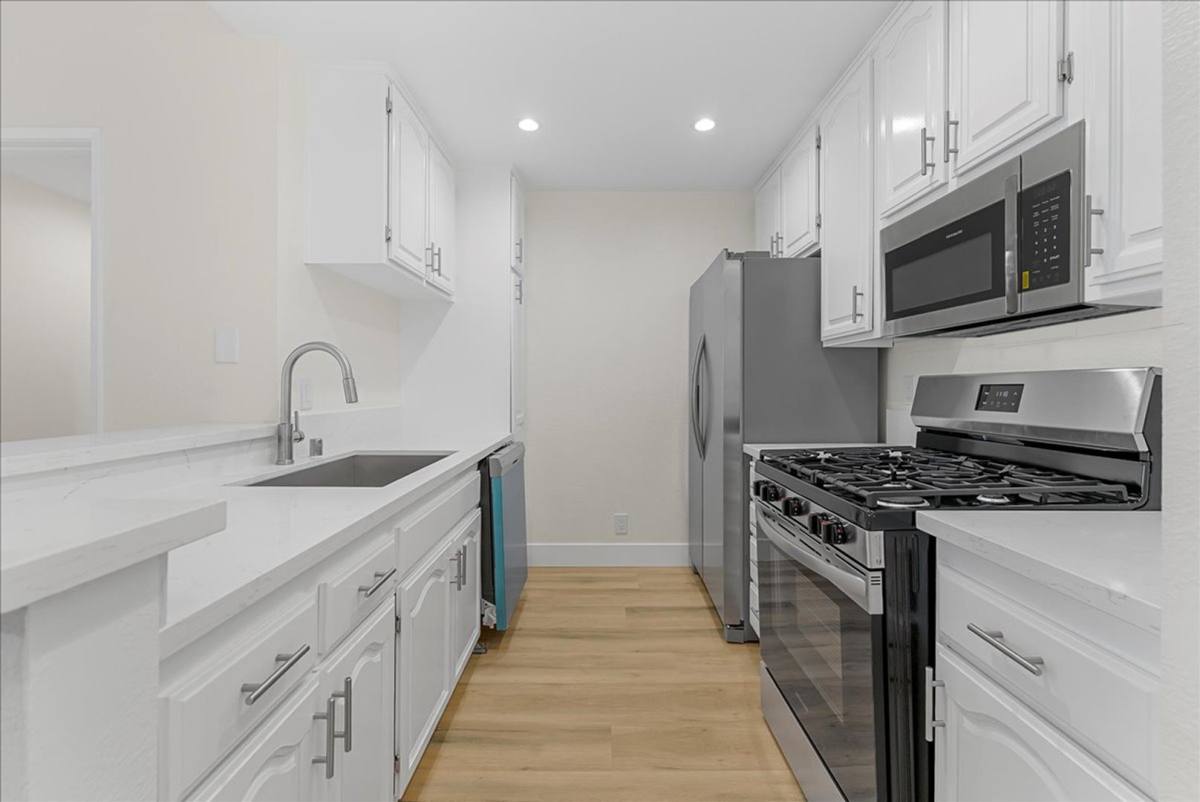 Apartment for rent at 1175 E Ocean Blvd #308, Long Beach, CA 90802
