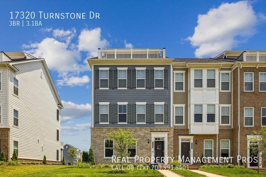 Townhouse for rent at 17320 Turnstone Dr, Dumfries, VA 22026