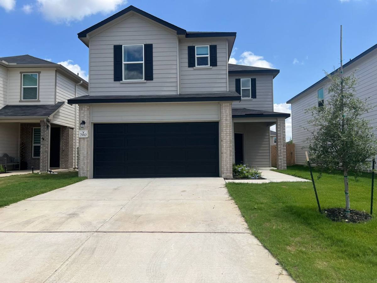 House for rent at 7910 Rock Wren Falls, San Antonio, TX 78253