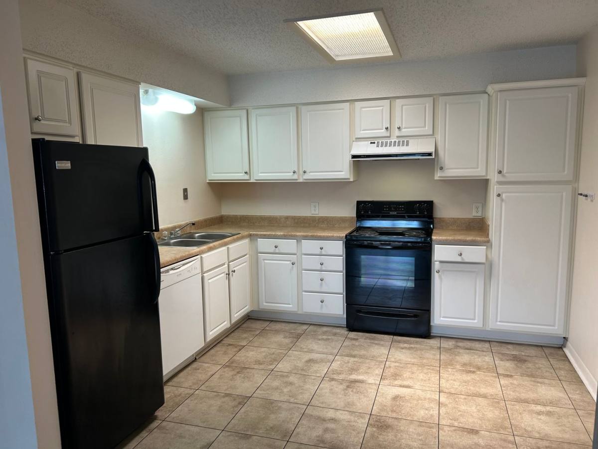 Apartment for rent at 321 Woodrow St NE, Fort Walton Beach, FL 32547