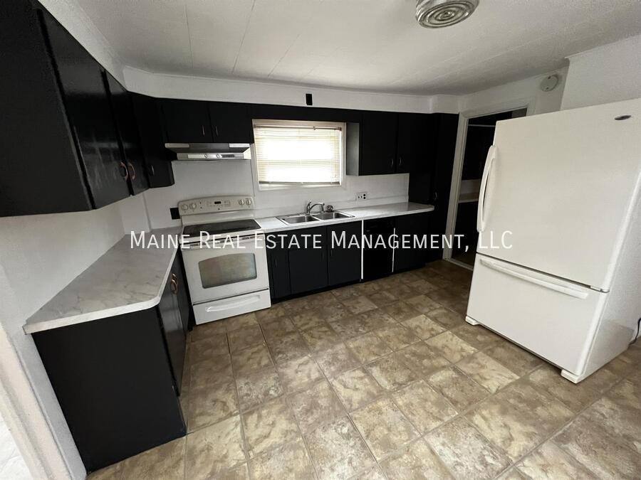 Apartment for rent at 261 Birch St #1, Bangor, ME 04401