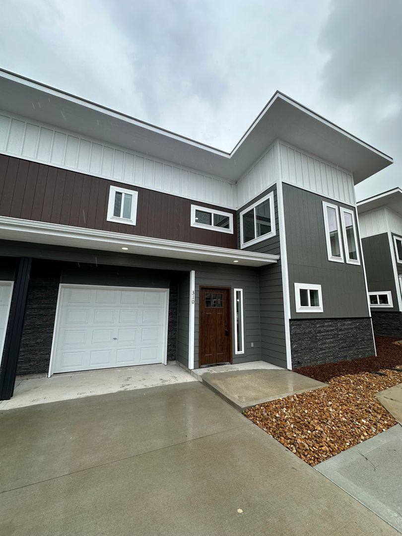 Apartment for rent at 1350 E 24th St, Sedalia, MO 65301