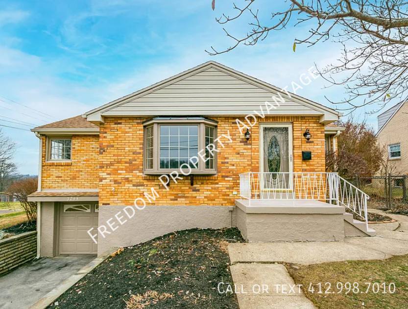 House for rent at 3244 Elderwood Dr, Bethel Park, PA 15102