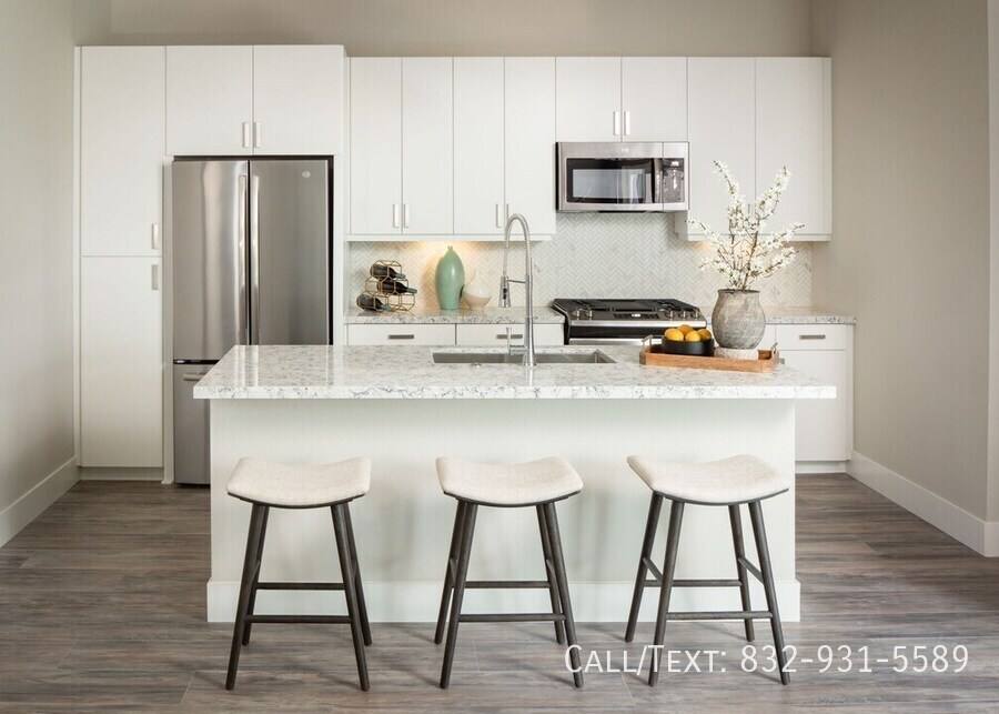 Apartment for rent at 6631 Arnot St #BMP, Houston, TX 77007