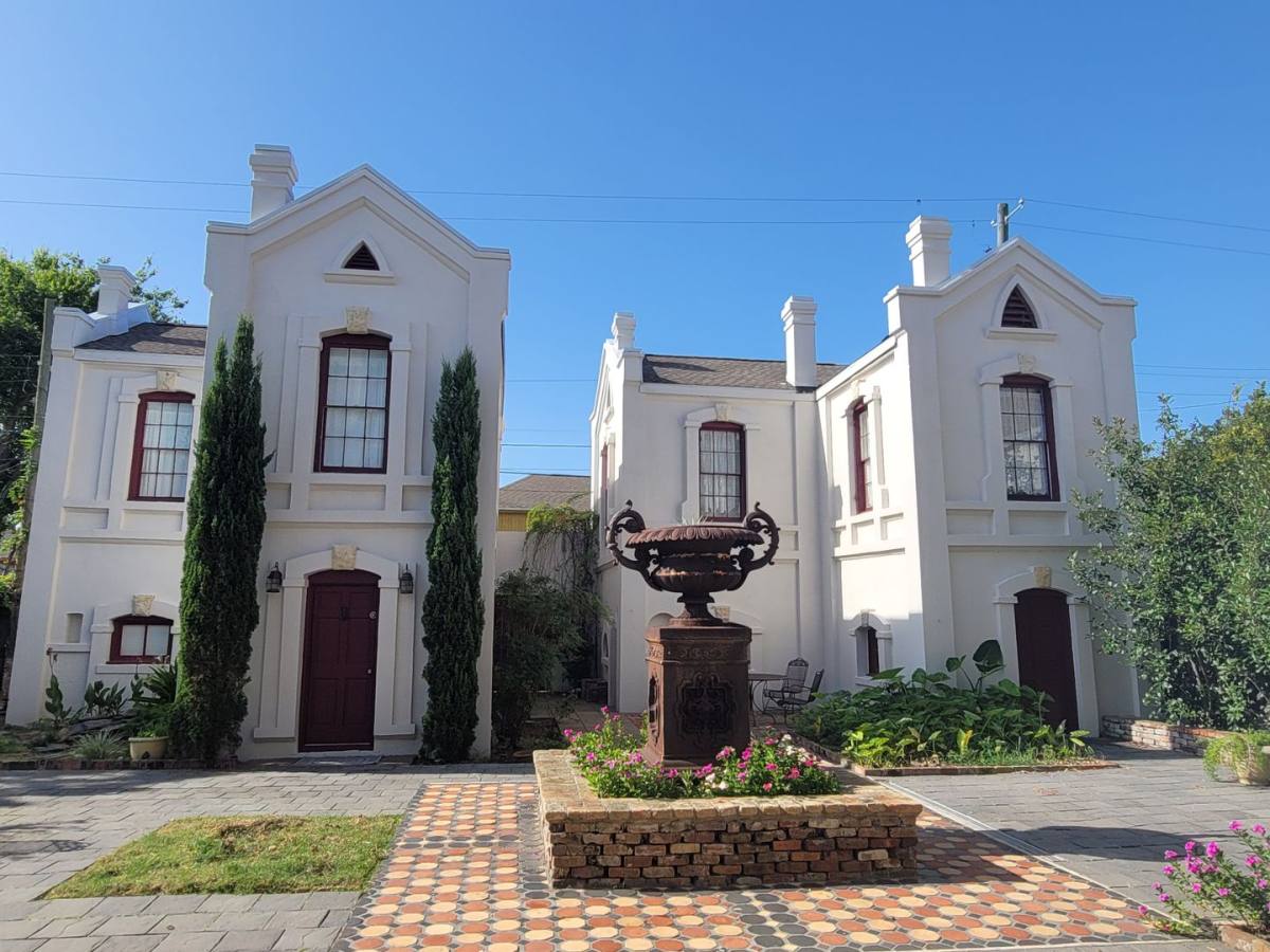 Apartment for rent at 1407 Broadway, Galveston, TX 77550