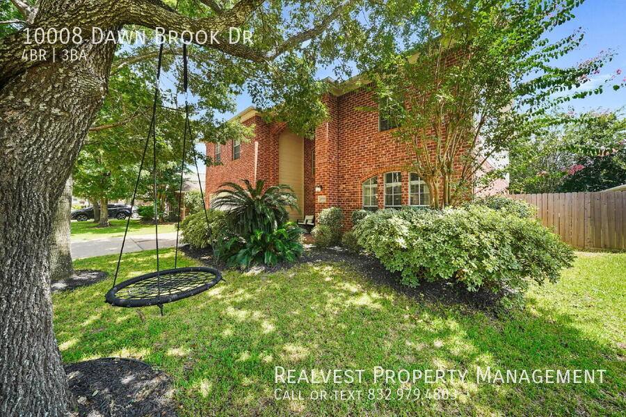 House for rent at 10008 Dawn Brook Dr, Pearland, TX 77584