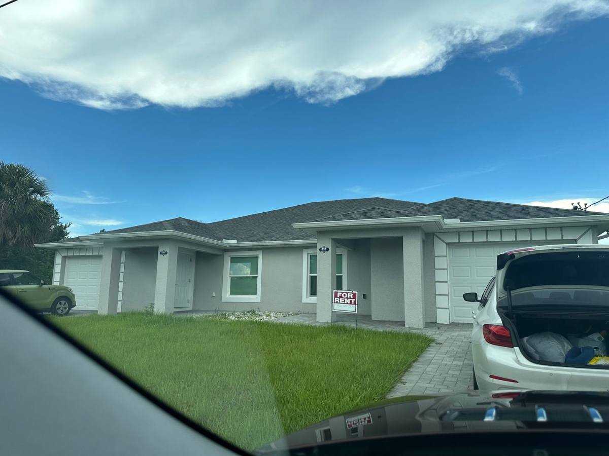 Apartment for rent at 856-858 Milwaukee Blvd, Lehigh Acres, FL 33974