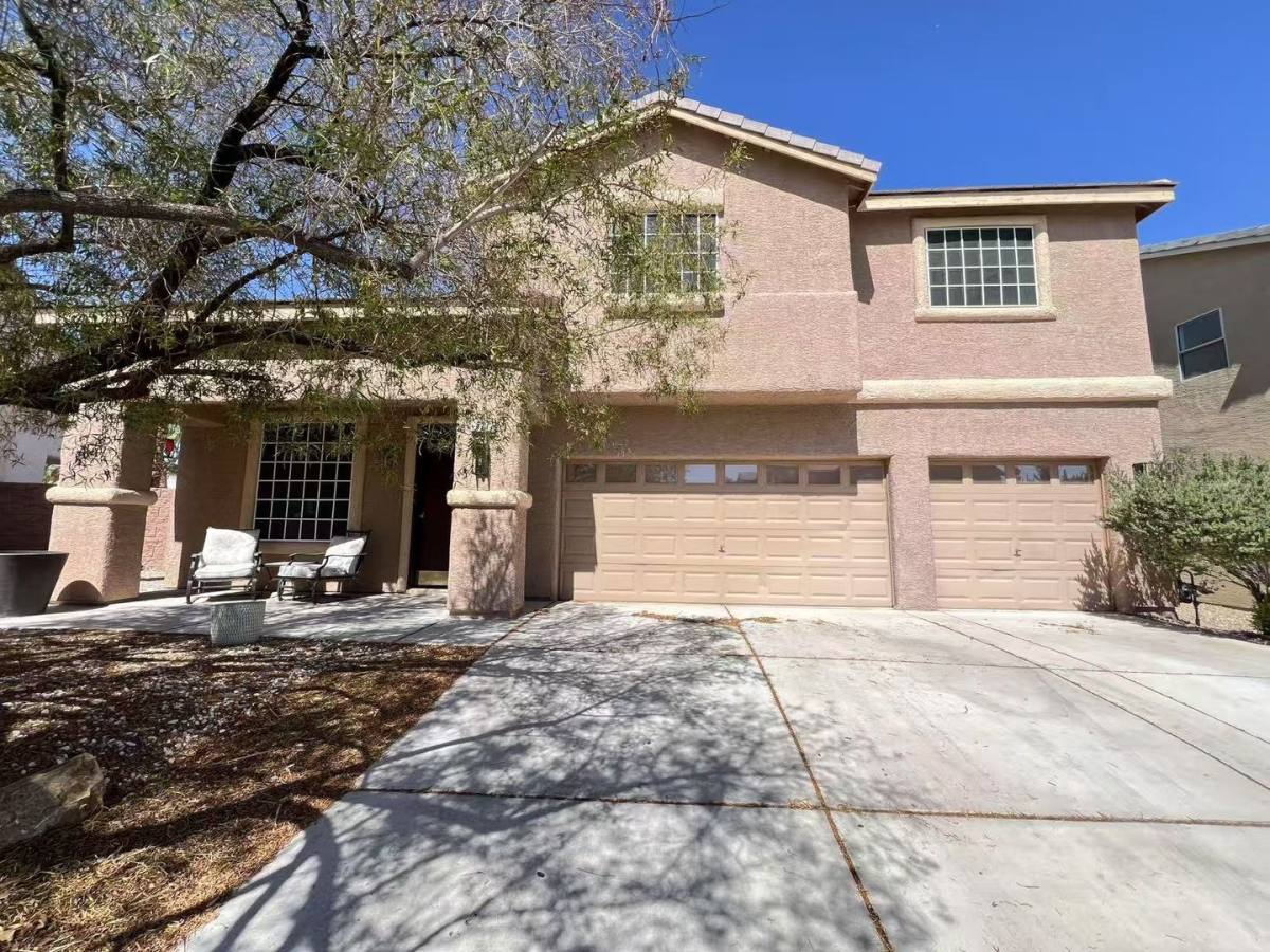 827 Happy Sparrow Ave, Henderson, NV 89052