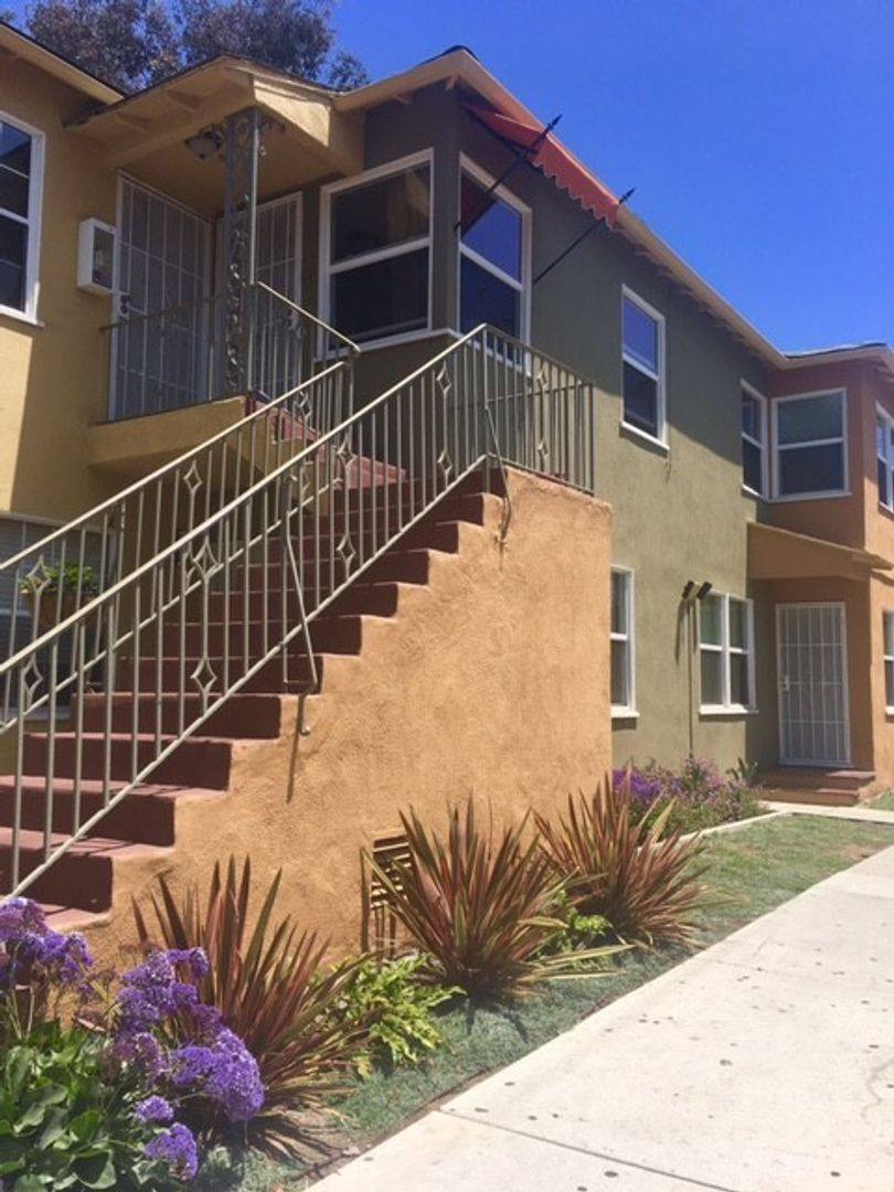 Apartment for rent at 800 Cherry Ave, Long Beach, CA 90813