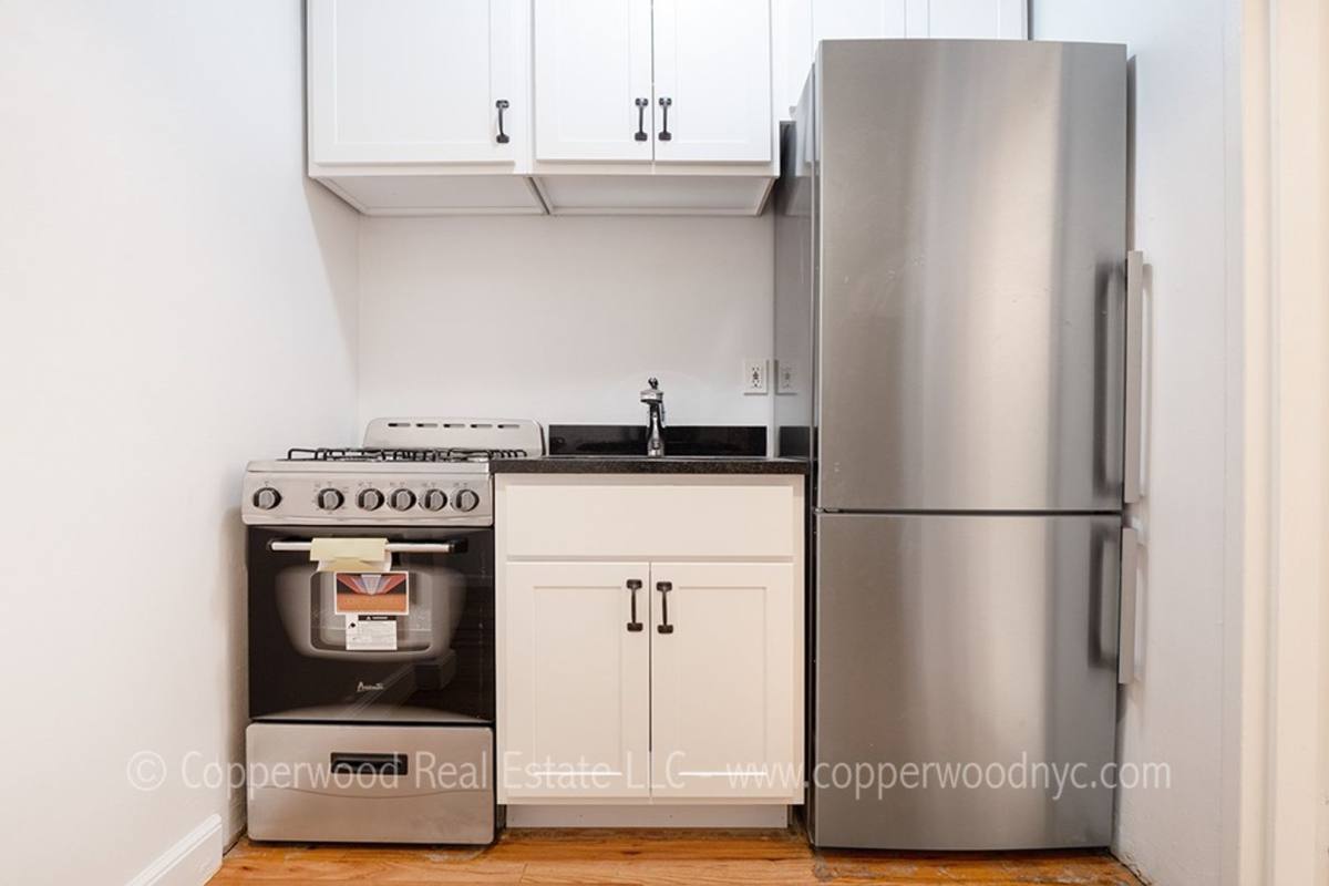 Apartment for rent at 405 E 87th St, New York, NY 10128
