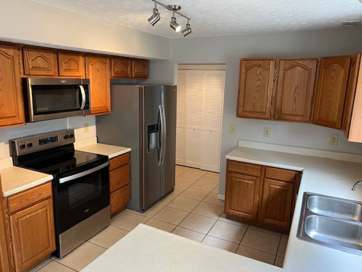 House for rent at 218 Equestrian Dr, Lafayette, IN 47905