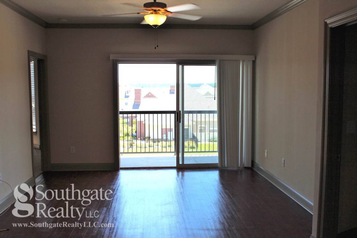 Apartment for rent at 155 Cross Creek Parkway, Hattiesburg, MS 39402