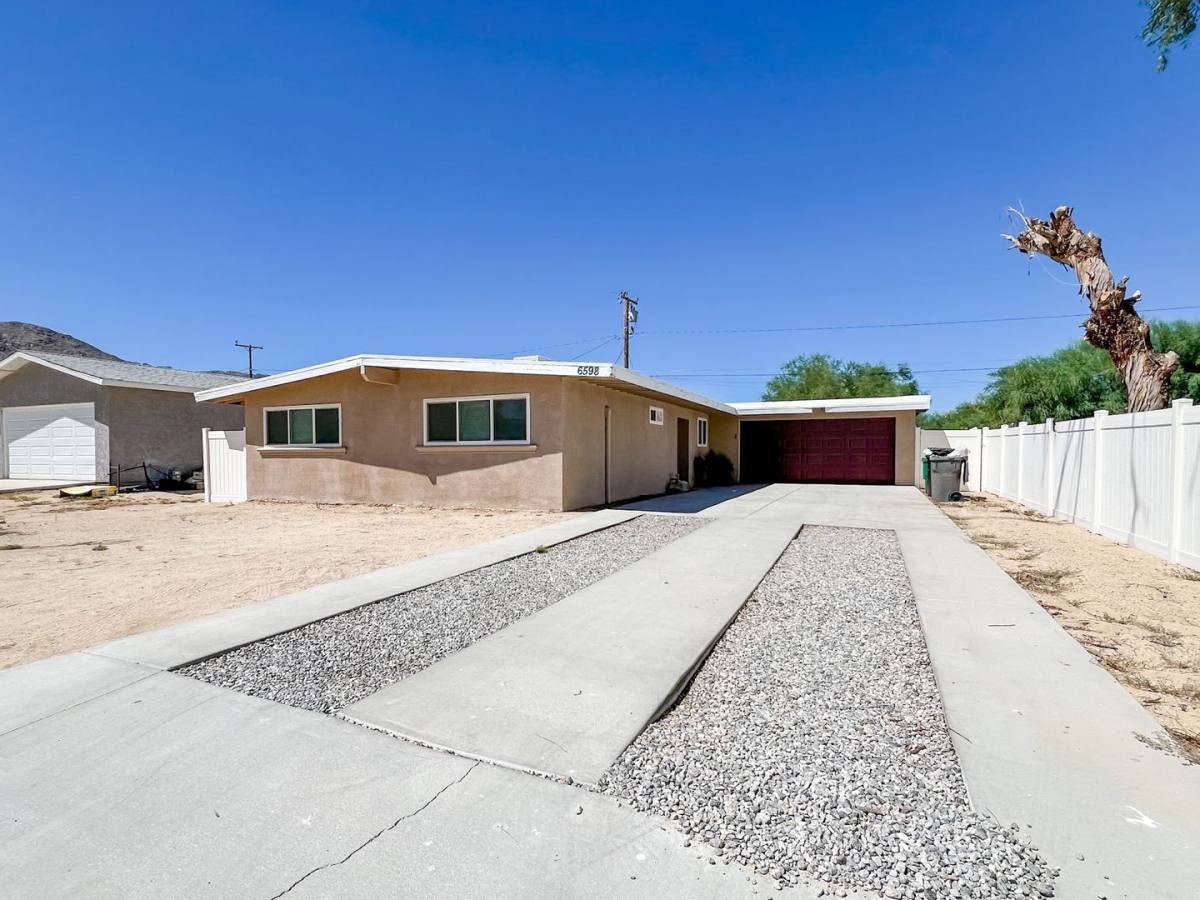 House for rent at 6598 La Buena Tierra, Twentynine Palms, CA 92277