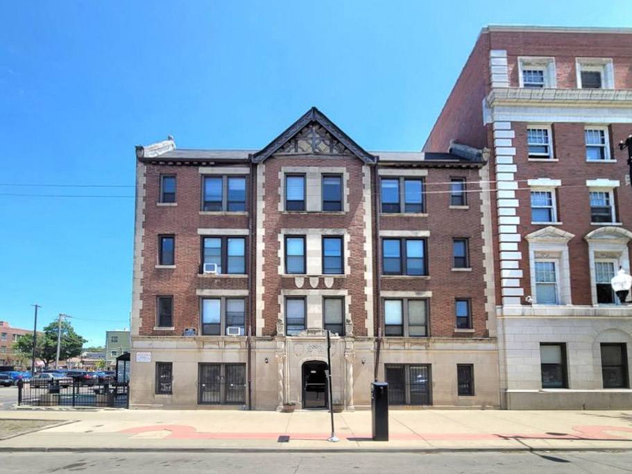 Apartment for rent at 3343 Marshfield #P702, Chicago, IL 60657