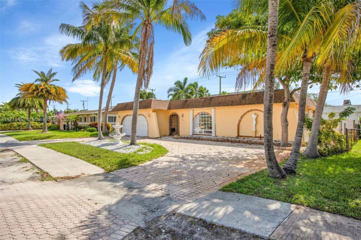 House for rent at 612 SE 8th Ave, Deerfield Beach, FL 33441