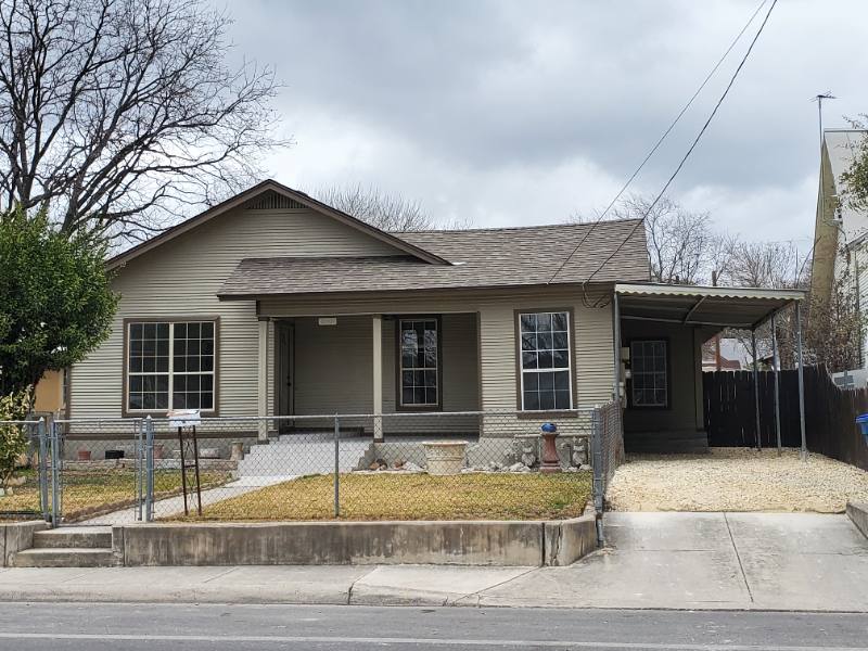 House for rent at 1923 W Poplar St, San Antonio, TX 78207