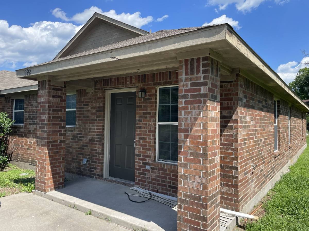 Townhouse for rent at 990 W Oak St, Stephenville, TX 76401