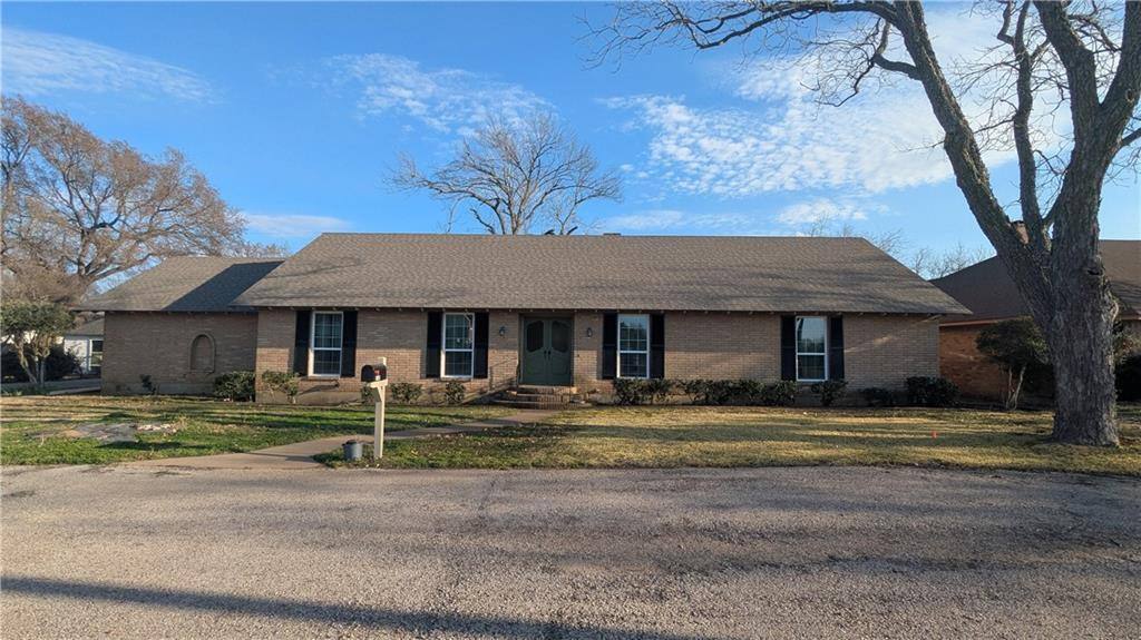 House for rent at 1122 W 6th St, McGregor, TX 76657