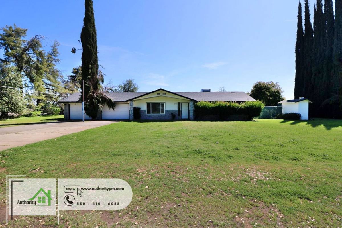 House for rent at 8759 Airport Rd, Redding, CA 96002