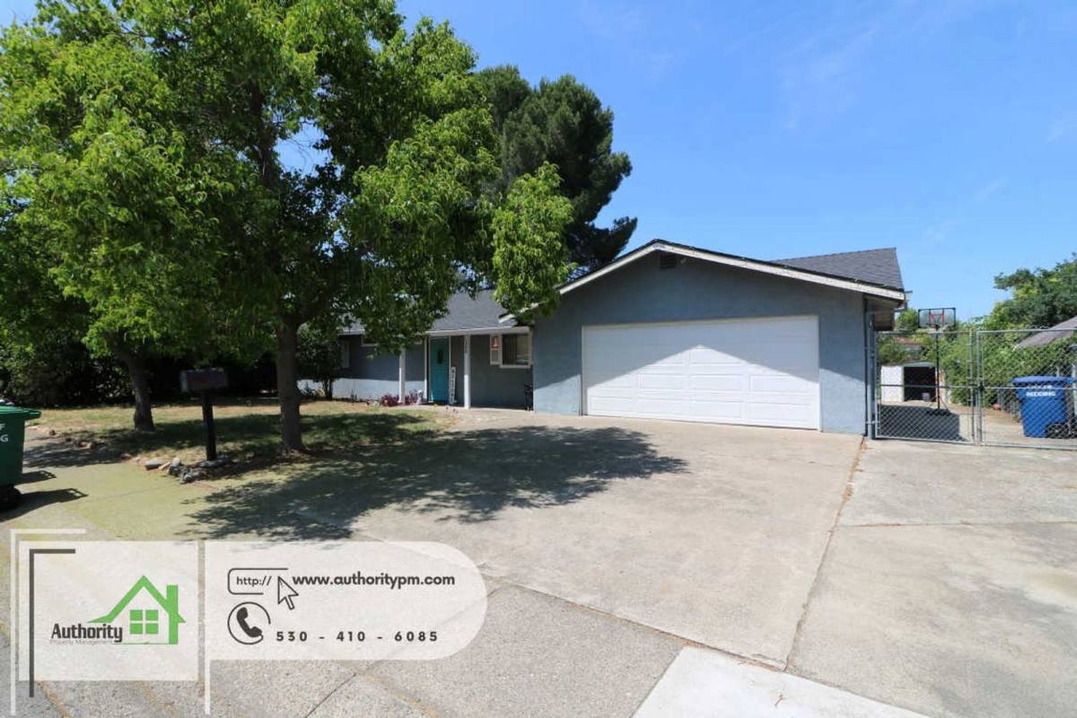 House for rent at 160 Woodcliff Dr, Redding, CA 96003