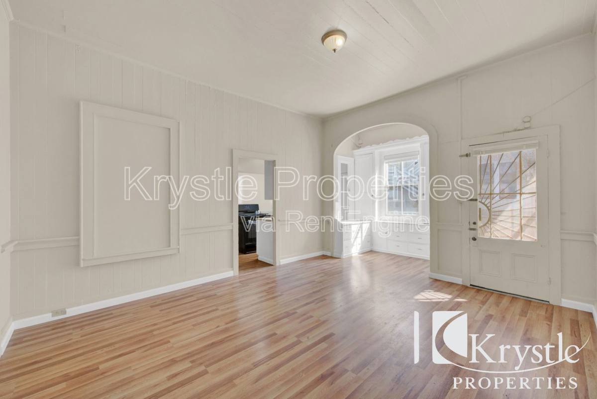 Townhouse for rent at 1128 Marin St, Vallejo, CA 94590