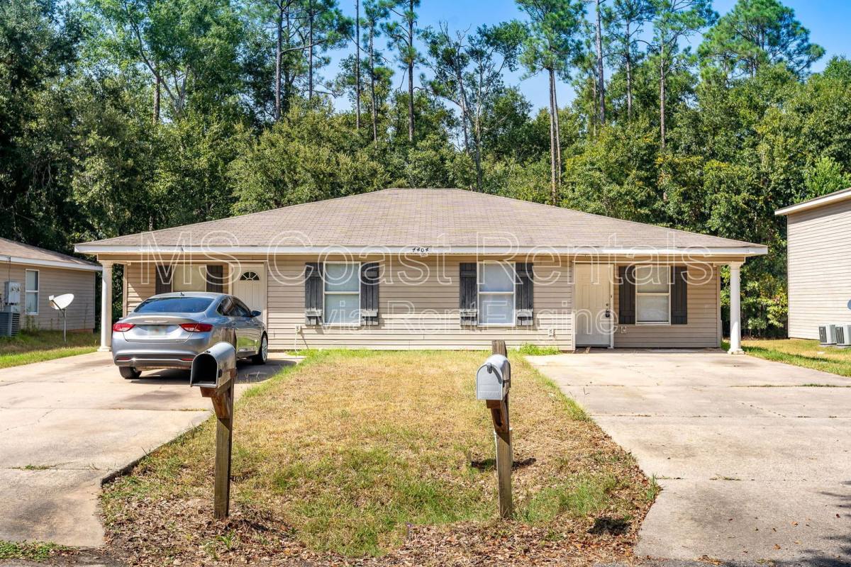 Townhouse for rent at 4404 30th 1 2 St, Gulfport, MS 39501