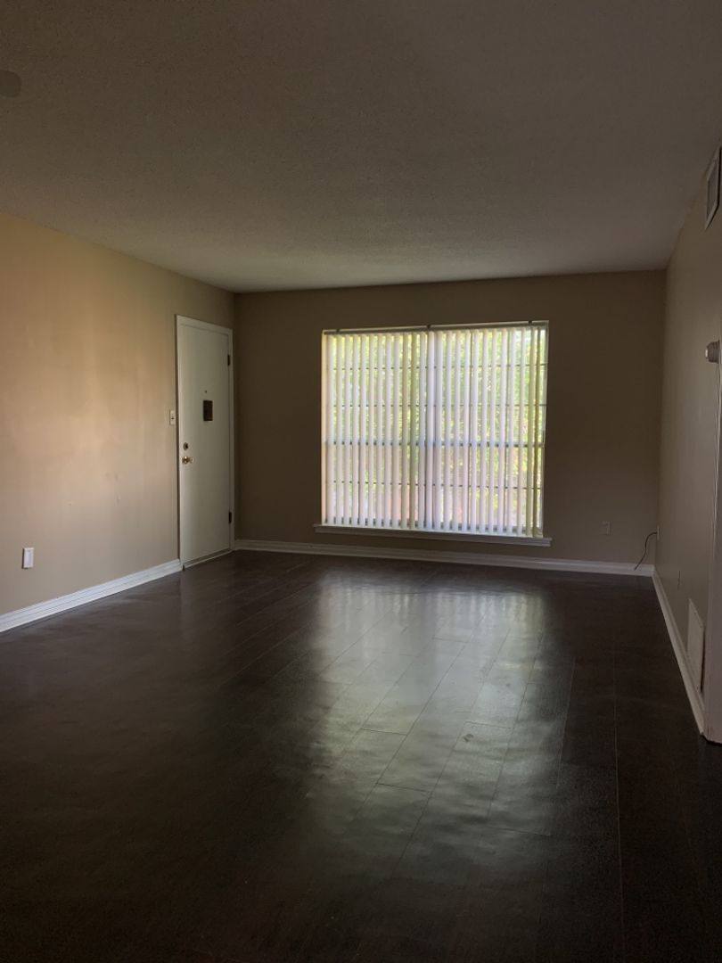 Apartment for rent at 1975 Darby Dr #B6, Florence, AL 35630
