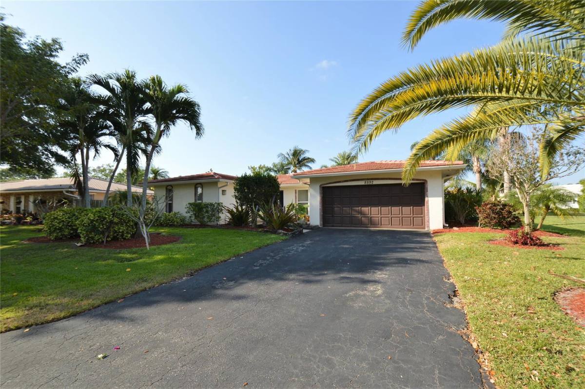 House for rent at 8592 NW 7th St, Coral Springs, FL 33071
