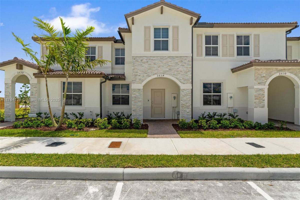 Townhouse for rent at 2634 SE 29th St, Homestead, FL 33035
