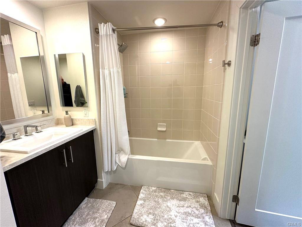 Townhouse for rent at 61 Gramercy, Irvine, CA 92612