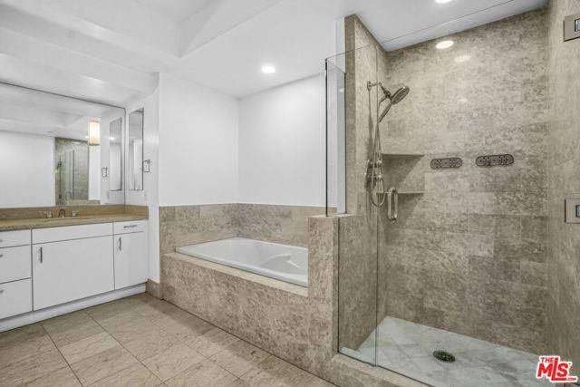 House for rent at 13600 Marina Pointe Dr #407, Marina Del Rey, CA 90292