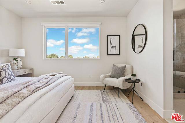 House for rent at 3220 S Barrington Ave, Los Angeles, CA 90066