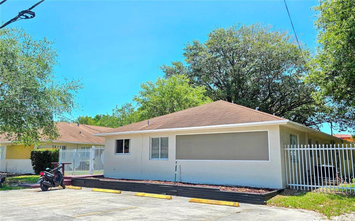 Townhouse for rent at 2510 NE 184th Terrace, North Miami Beach, FL 33160