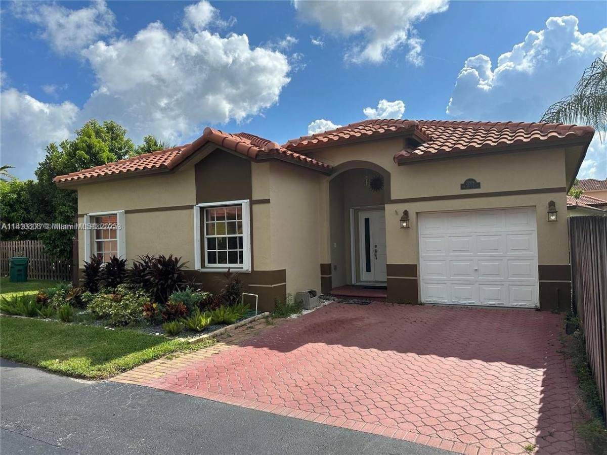 House for rent at 21519 SW 90th Ave, Miami, FL 33189