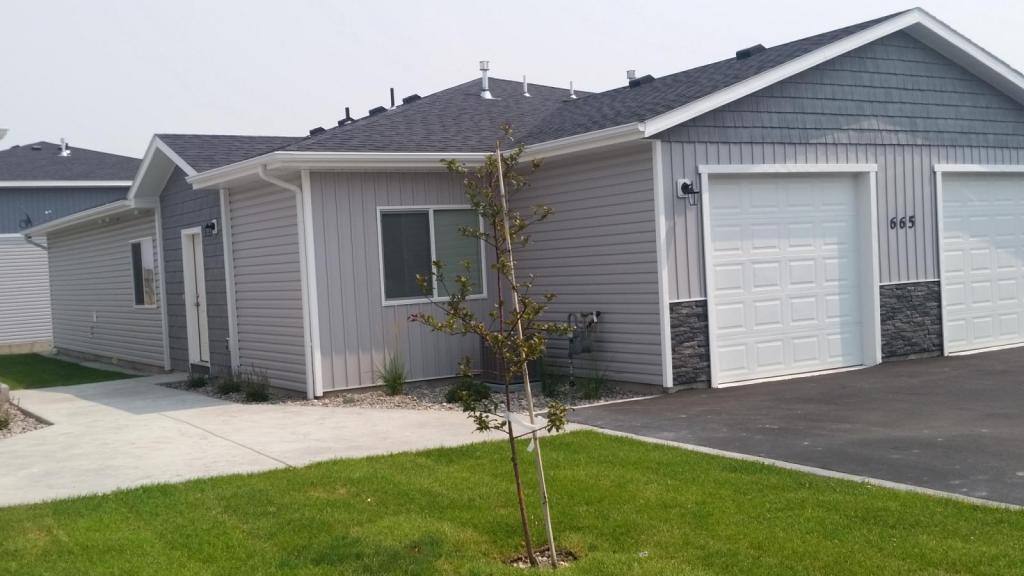 Townhouse for rent at 665 N Park #B, Shelley, ID 83274
