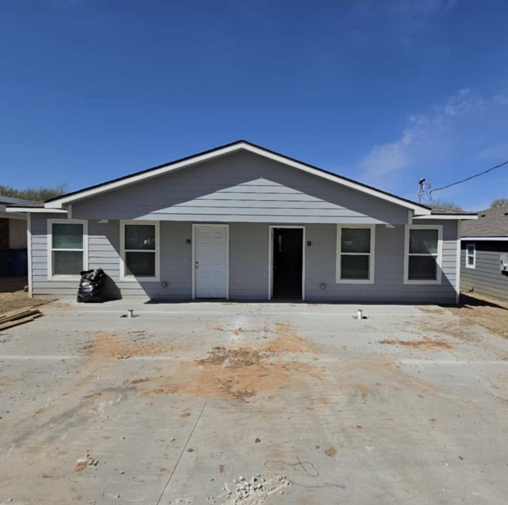 House for rent at 1005 N Quincy Ave #B, Tulsa, OK 74106