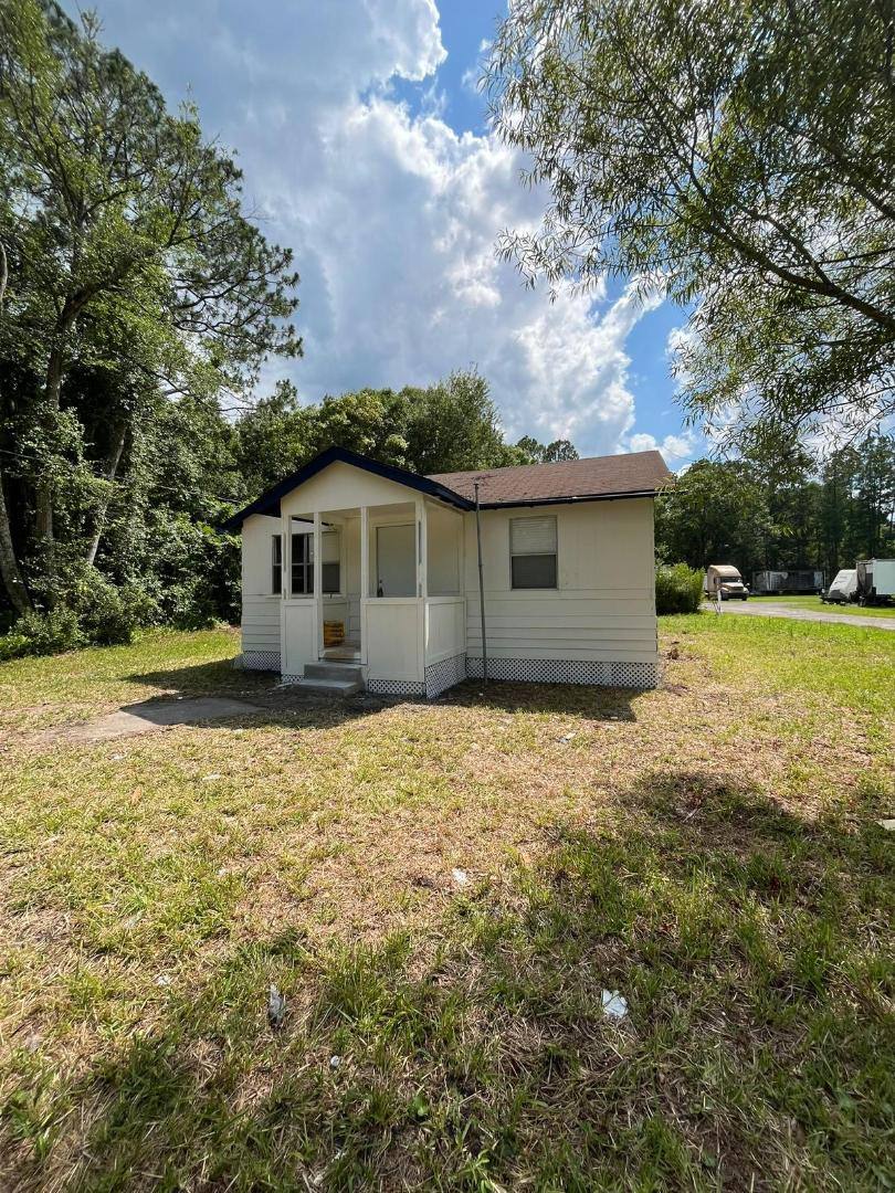 House for rent at 1552 Co Rd #225, Lawtey, FL 32058