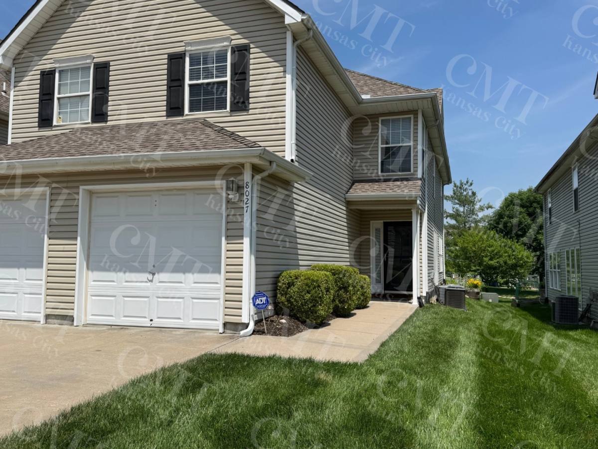 Townhouse for rent at 8027 N Elmwood Ave, Kansas City, MO 64119
